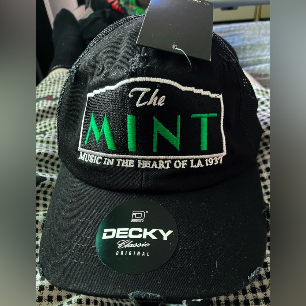 The MINT hat Ball Cap Los Angeles music venue in Beverly Hills embroid NEW